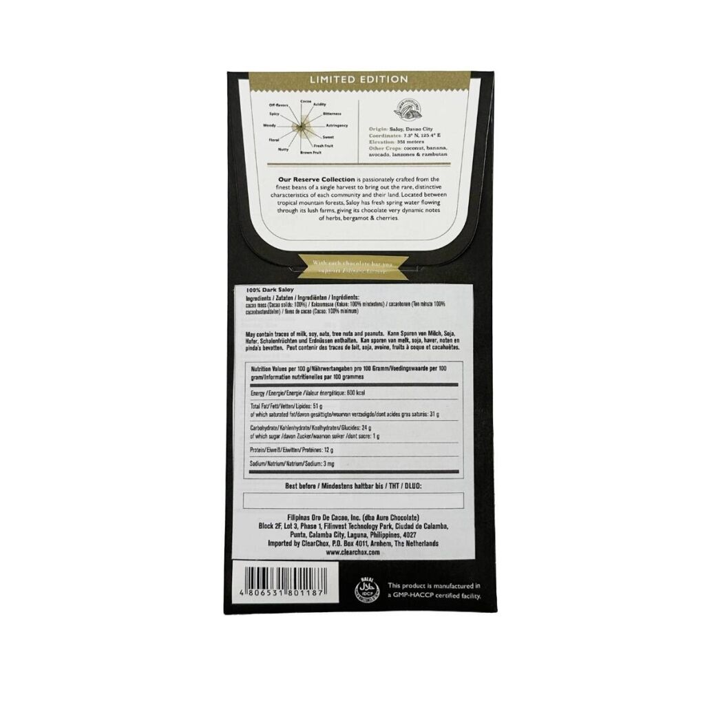 Una barretta di cioccolato fondente al gusto saloy del marchio Auro