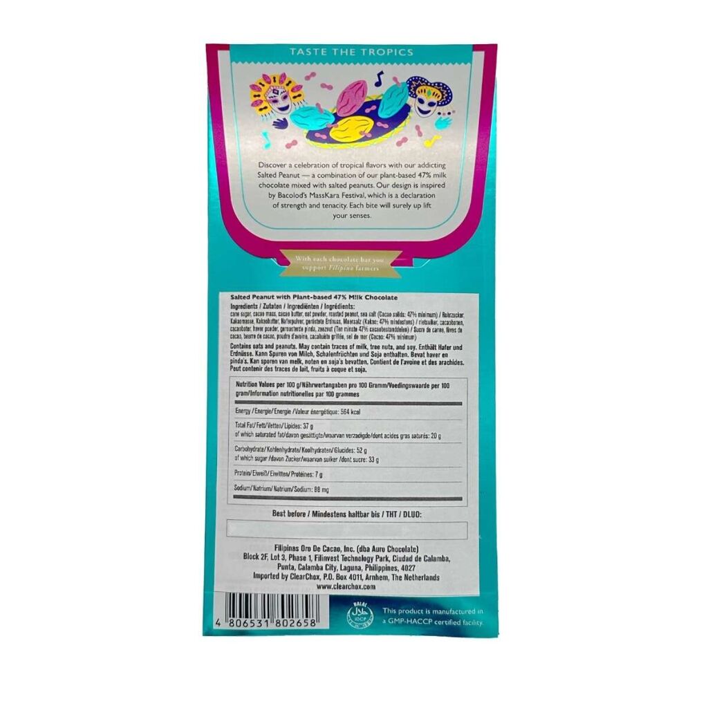 Una tavoletta di cioccolato al latte del marchio Auro al gusto di arachidi salate